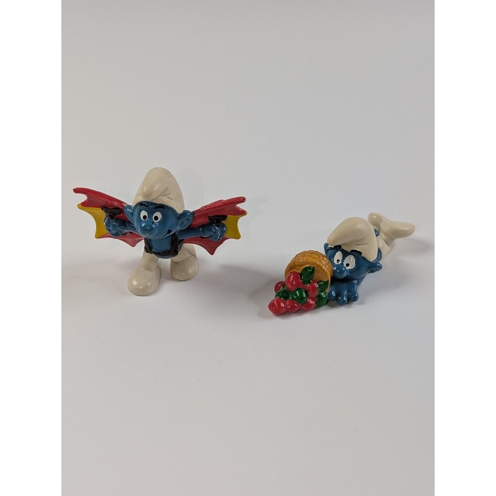 Vintage Smurfs Schleich PVC Figures Lot Of 2 Peyo 80 Smurf Glider /  Cornucopia